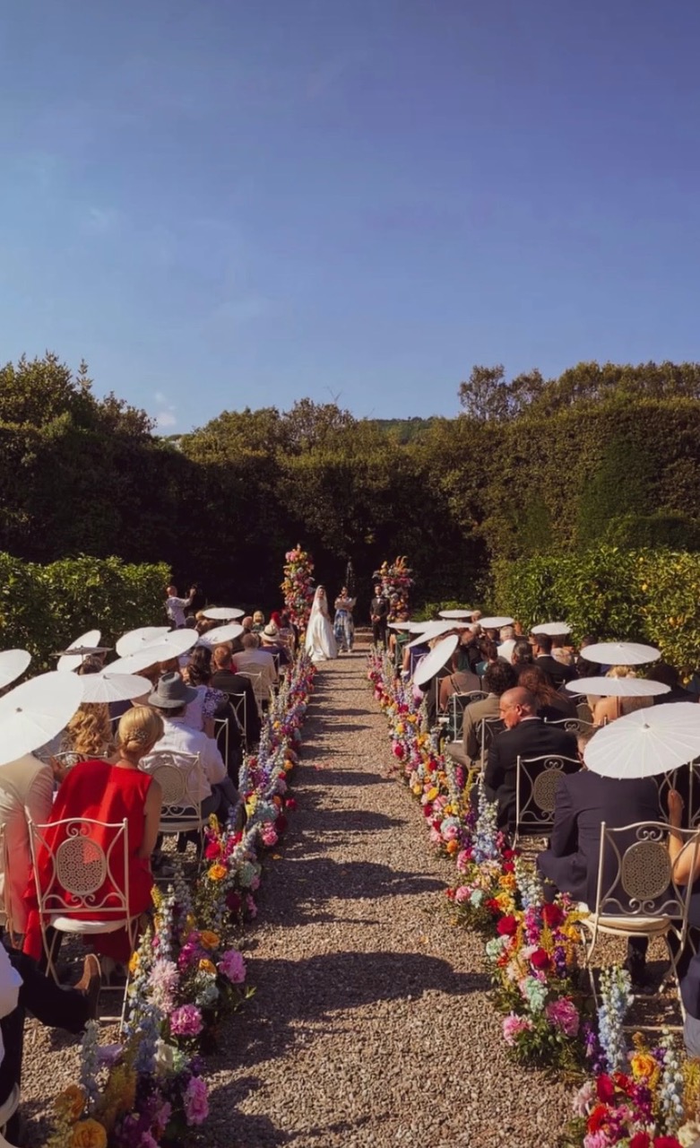 Gallery Image with either just mary,or mary and many happy couples
